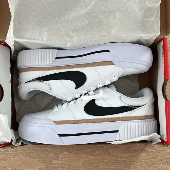Nike Court Legacy Lift Women’s Sneakers